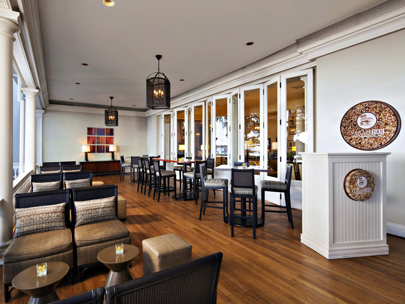 Moana Surfrider, A Westin Resort & Spa 23