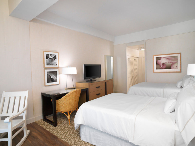 Moana Surfrider, A Westin Resort & Spa 32