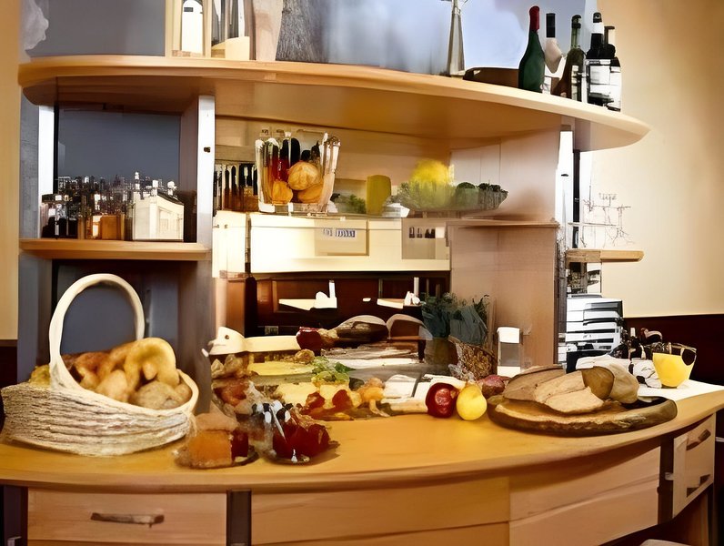 Hotel Kunterbunt 4