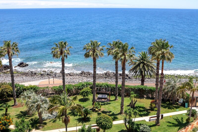 Four Views Oasis 112