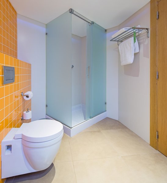 Four Views Oasis 125