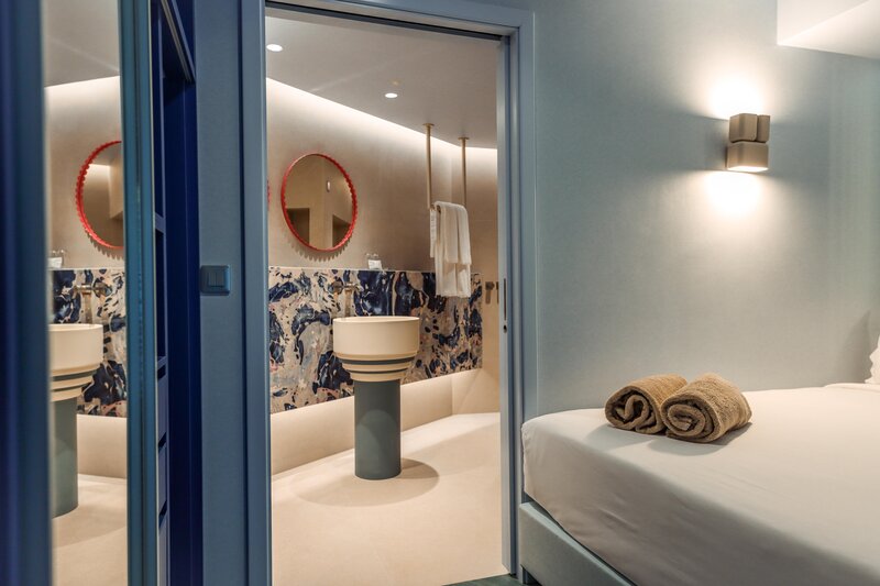 Four Views Oasis 126