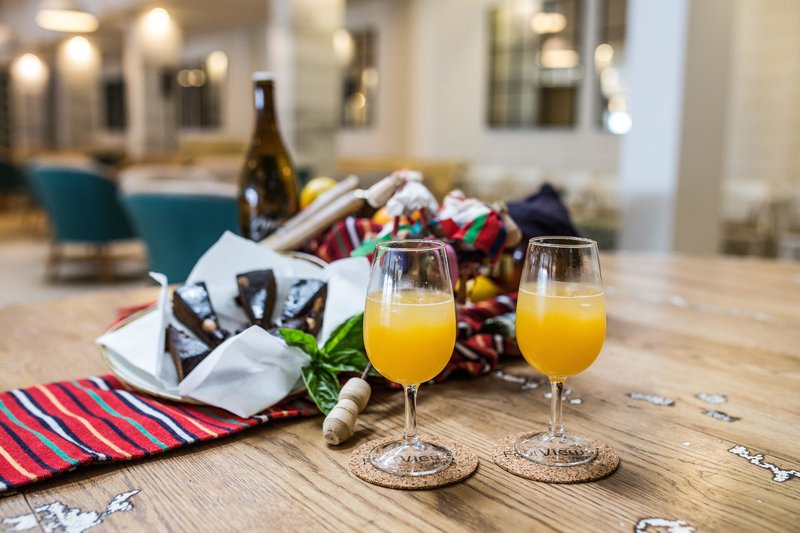 Four Views Oasis 130