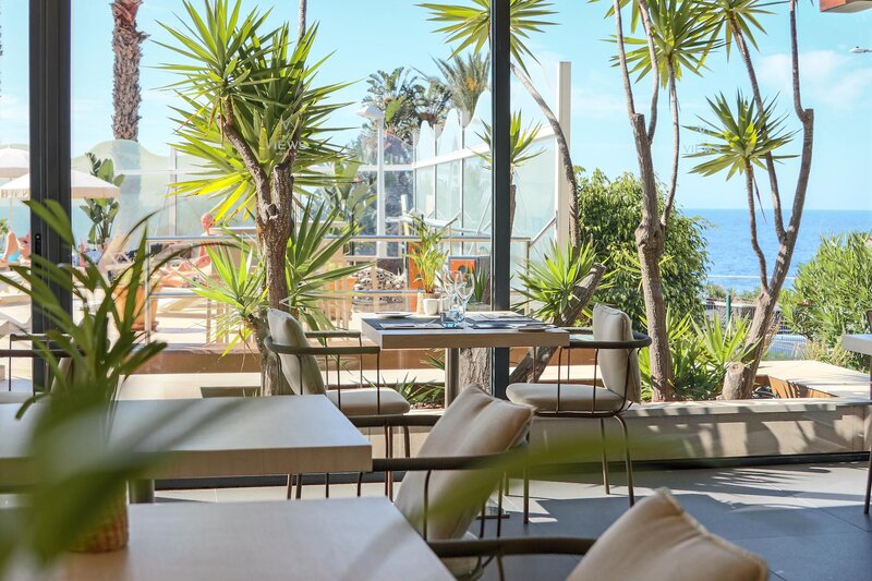 Four Views Oasis 139