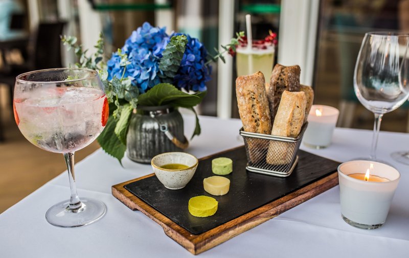 Four Views Oasis 146