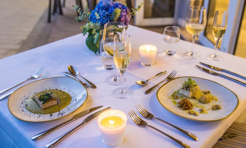 Four Views Oasis 147