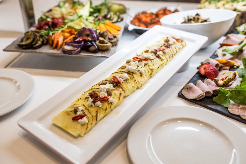 Four Views Oasis 152