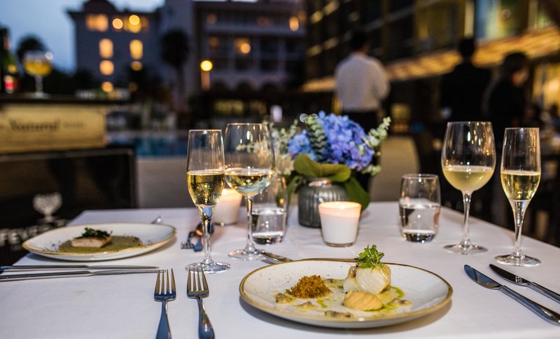 Four Views Oasis 167