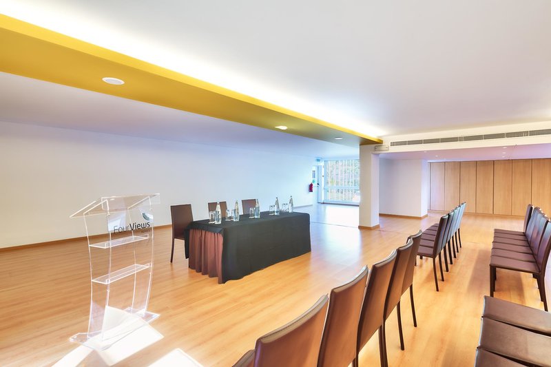 Four Views Oasis 168