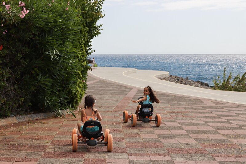 Four Views Oasis 182