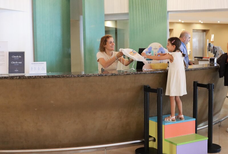 Four Views Oasis 183