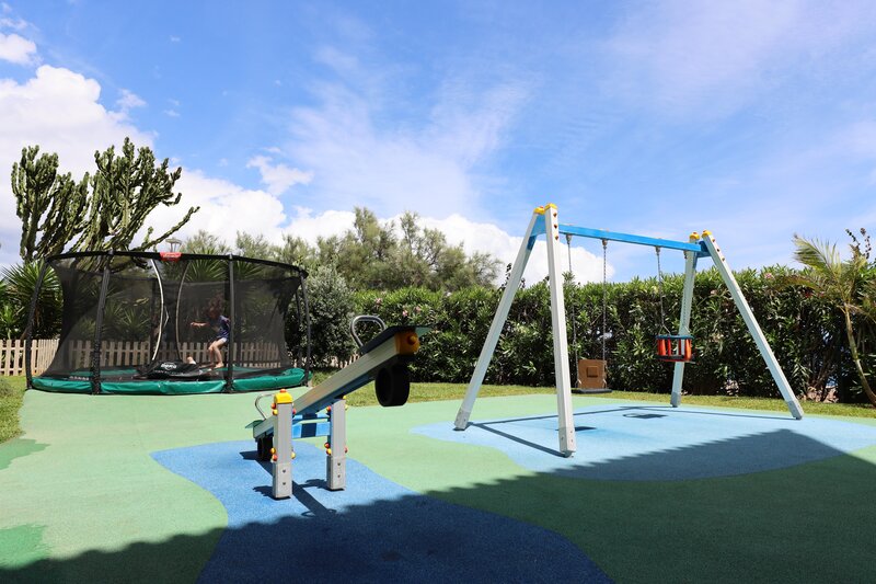 Four Views Oasis 184