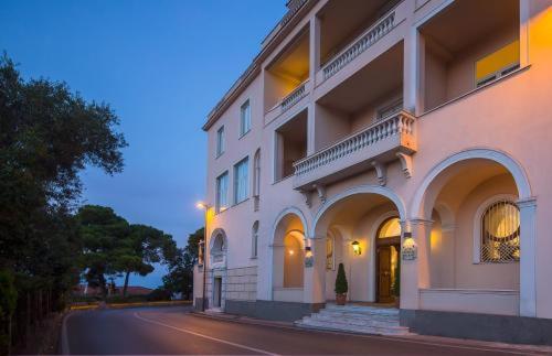 Hotel Miramare 5 - Exterior