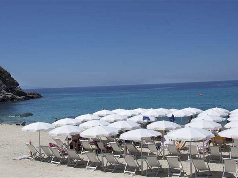 Sunshine Hotel & Spa 7 - Beach