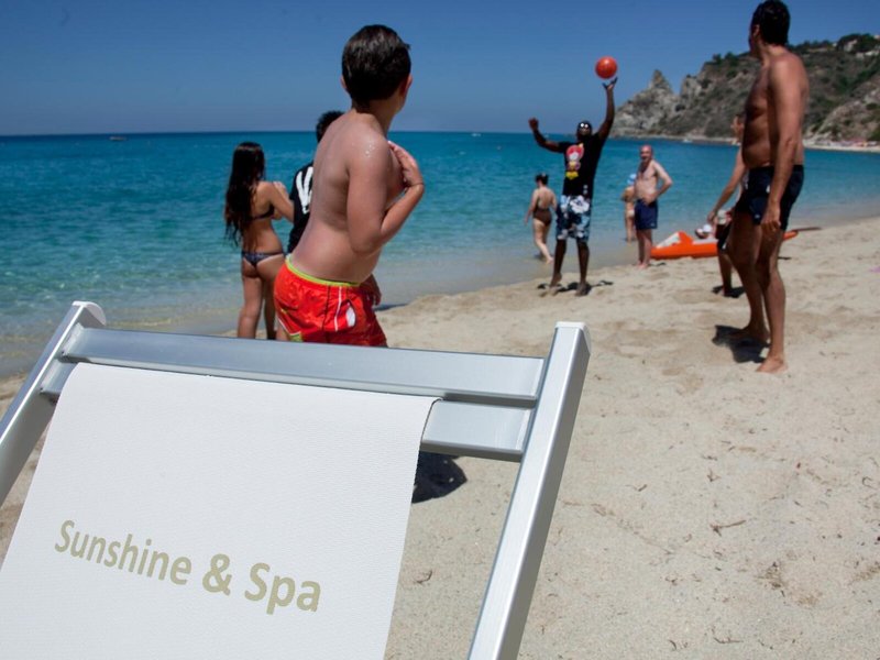 Sunshine Hotel & Spa 10 - Beach