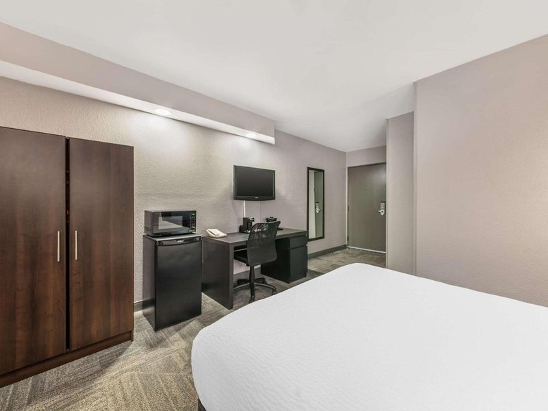 Sleep Inn Miami Airport 27