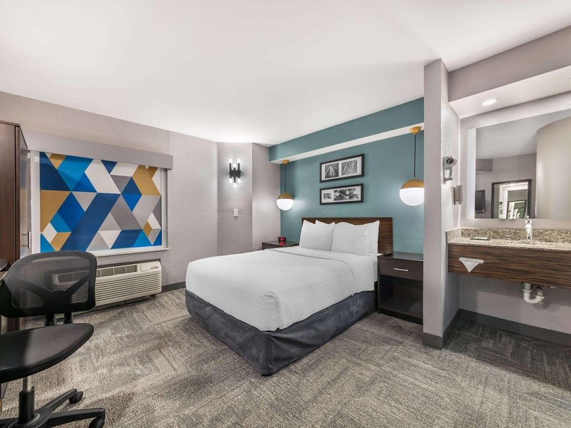 Sleep Inn Miami Airport 32
