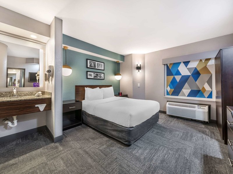 Sleep Inn Miami Airport 36