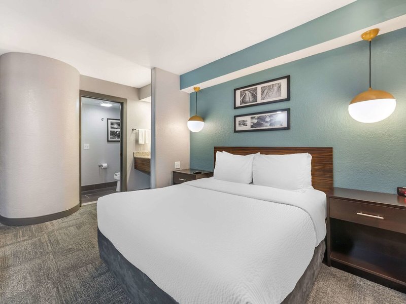 Sleep Inn Miami Airport 39