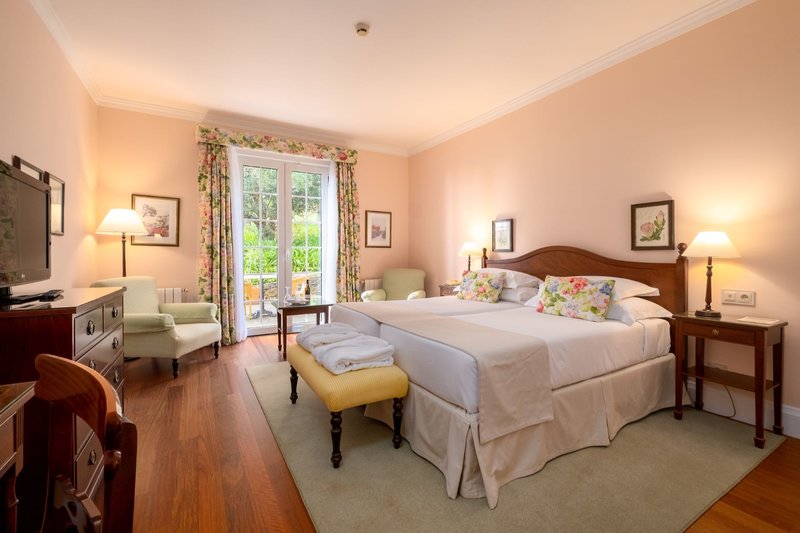 Casa Velha Do Palheiro 24