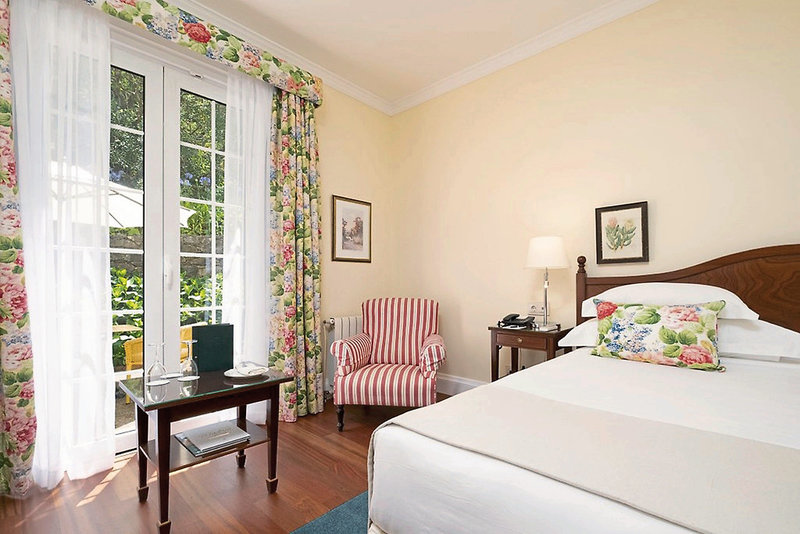 Casa Velha Do Palheiro 13