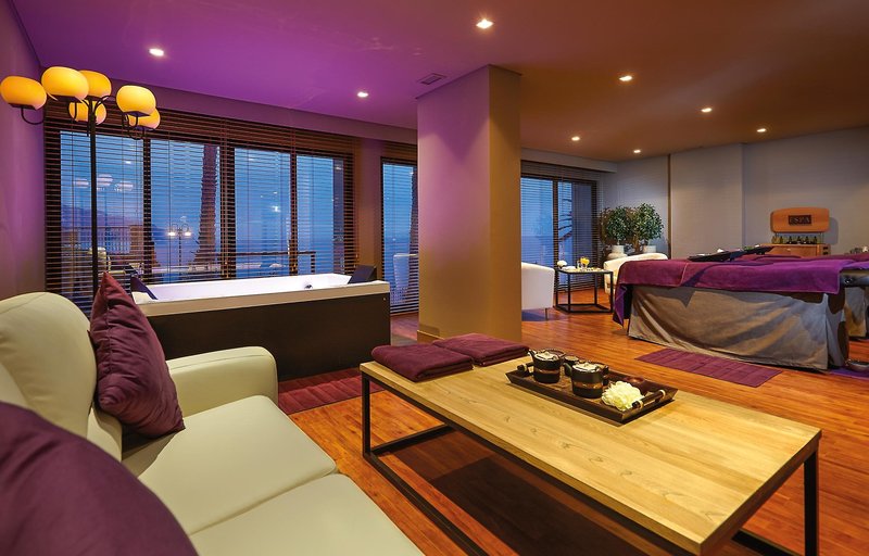 The Cliff Bay  38