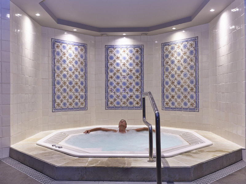 The Cliff Bay 38