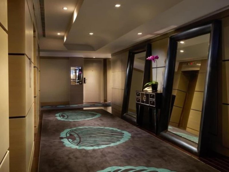 Sofitel Saigon Plaza 16