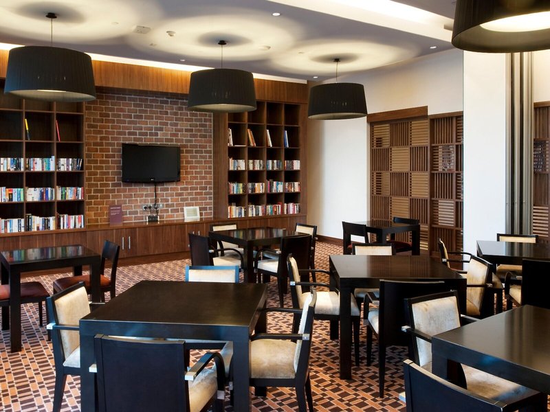 Staybridge Suites Abu Dhabi - Yas Island 16
