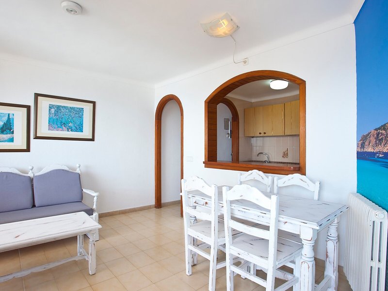 Elegance Sol y Mar 23