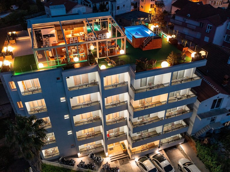 Hotel Tatjana 14 - Outdoor Pool