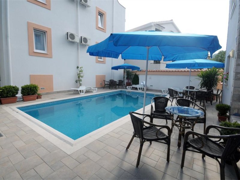 Hotel Tatjana 17 - Outdoor Pool