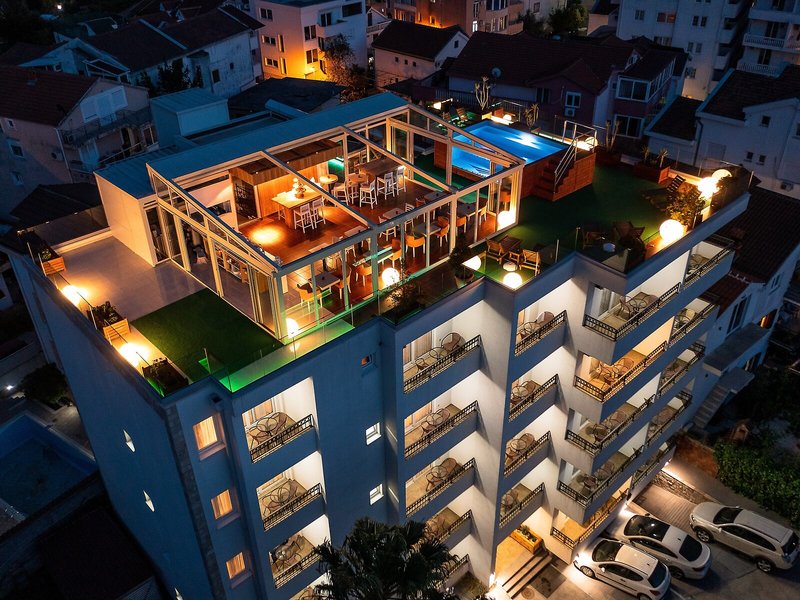 Hotel Tatjana 18 - Outdoor Pool