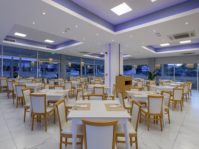 Oceanis Park Hotel 27