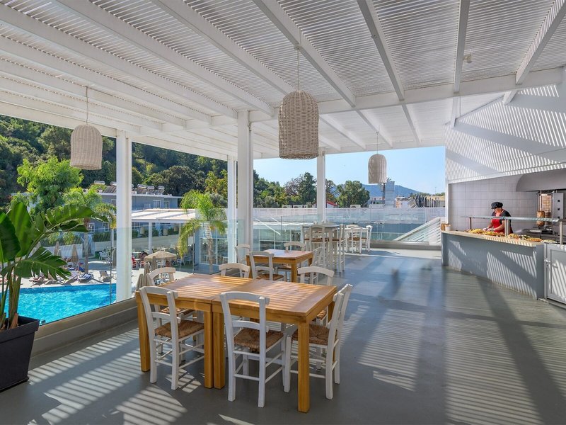 Oceanis Park Hotel 31