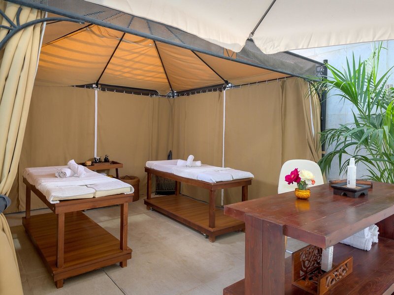 Oceanis Park Hotel 36