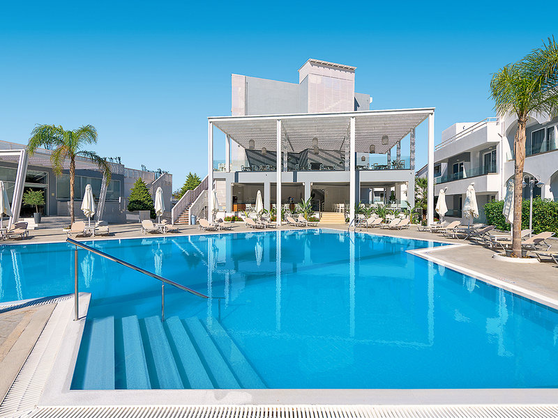 Oceanis Park Hotel  2