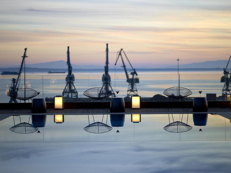 The Met Hotel 6