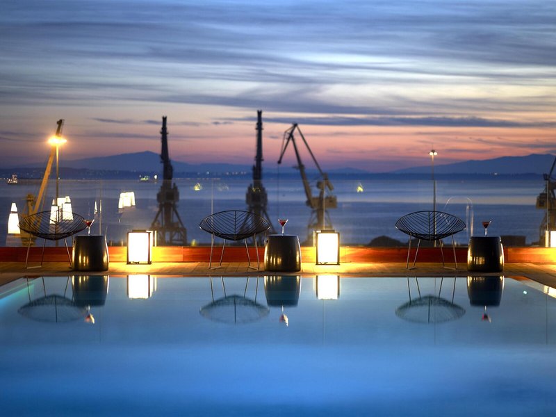 The Met Hotel 9