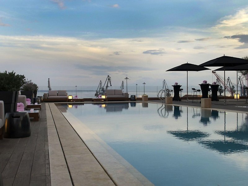 The Met Hotel 11