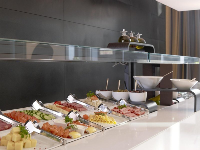 The Met Hotel 25