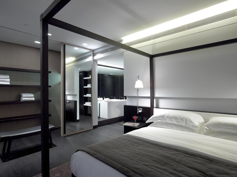 The Met Hotel 38