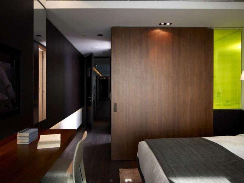 The Met Hotel 45