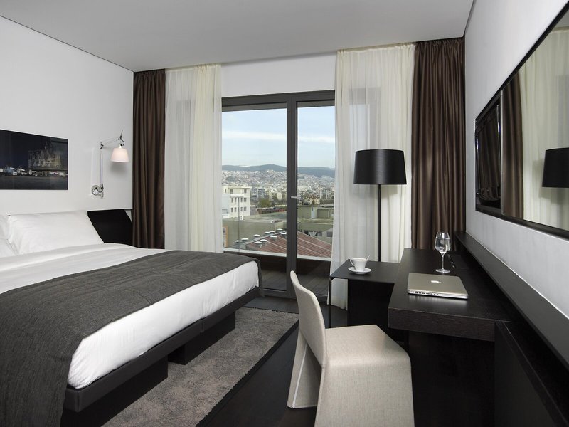 The Met Hotel 48