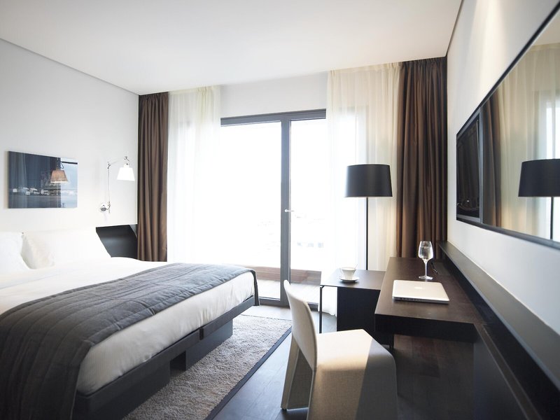 The Met Hotel 49