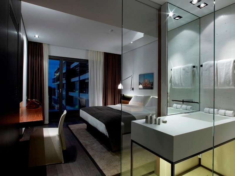 The Met Hotel 50