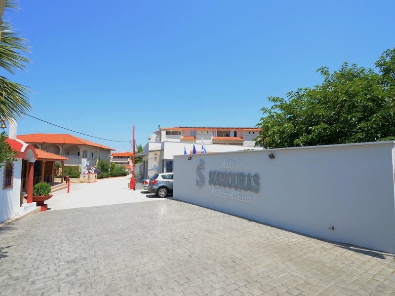 Sousouras Holiday Resort 10