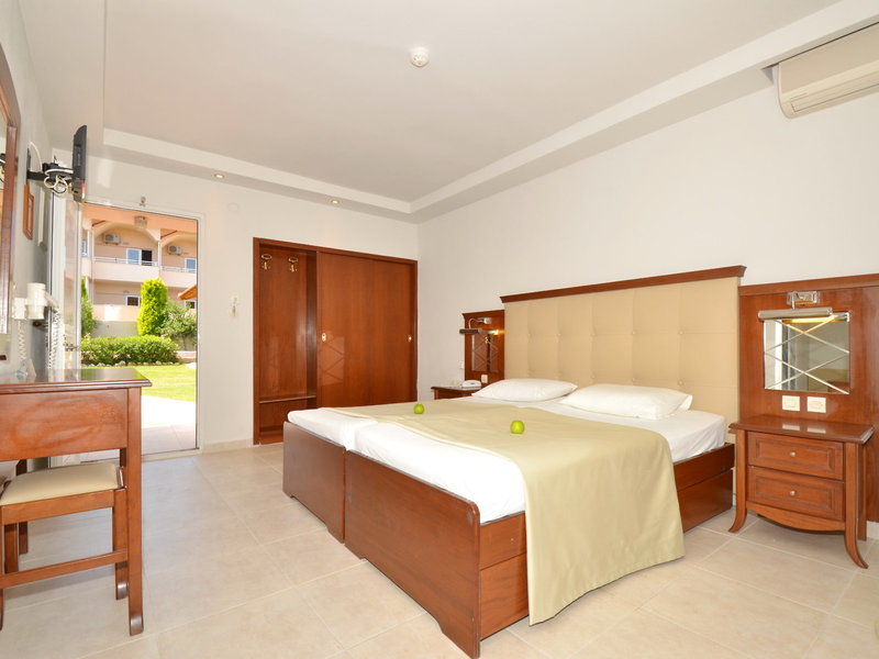 Sousouras Holiday Resort 23