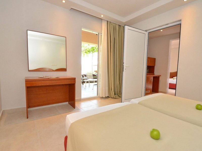 Sousouras Holiday Resort 33