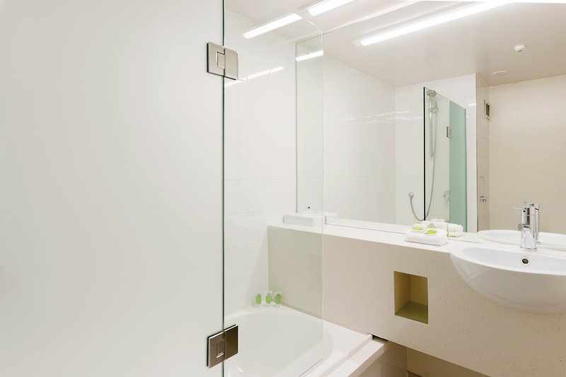 Scenic Hotel Southern Cross 12 - Bathroom Example